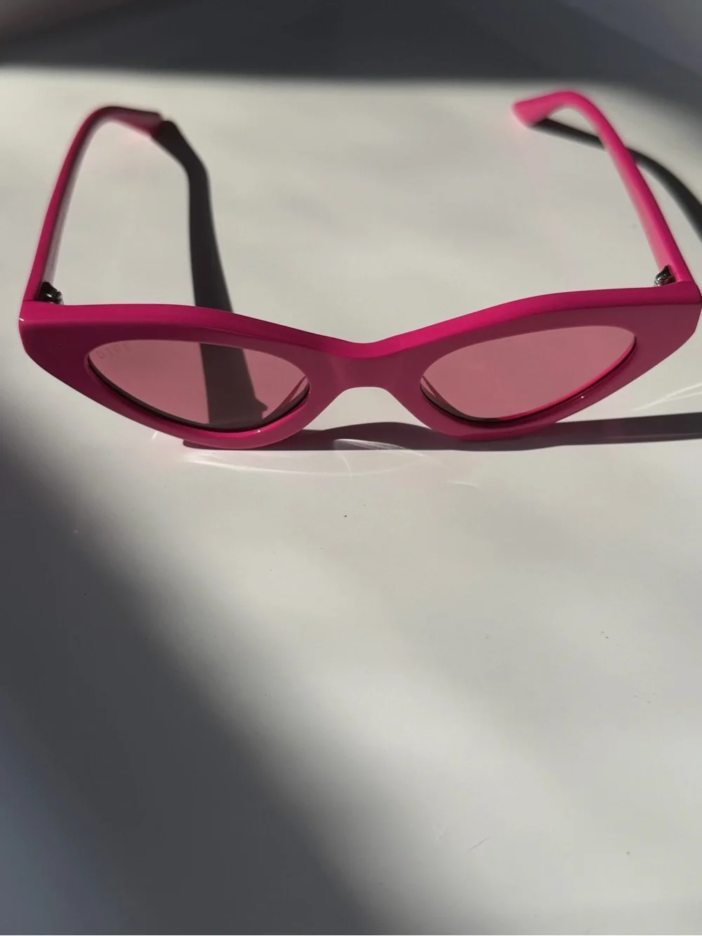 Diff Eyewear - Emily in Paris Parisian Pink Macaron Sunglasses (nwt)